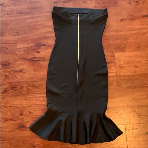 Black fit and flare mermaid bodycon dress - Picture 2 of 3